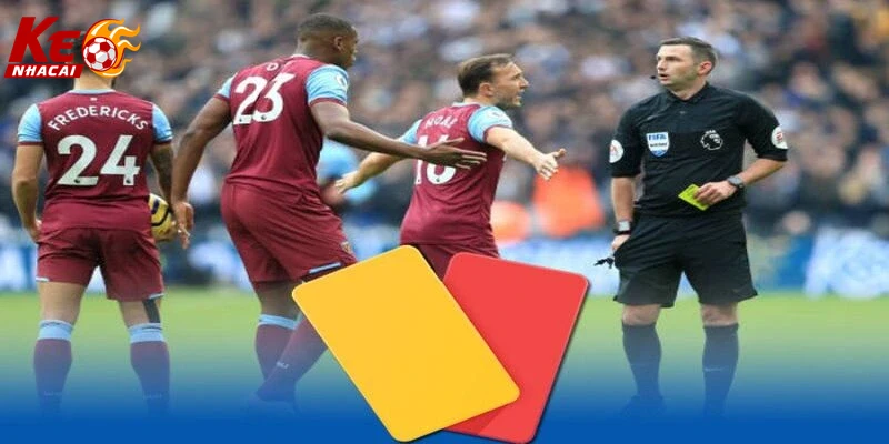 Người chơi trải nghiệm kèo thẻ đỏ trên điện thoại linh hoạt dễ dùng